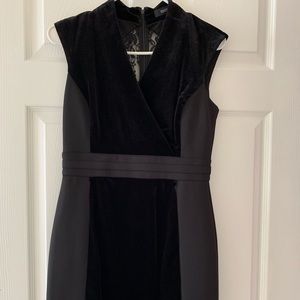 Beautiful ELLEN TRACY black velvet party  dress